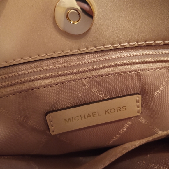 Michael Kors Nicole shoulder bag - Picture 5 of 12